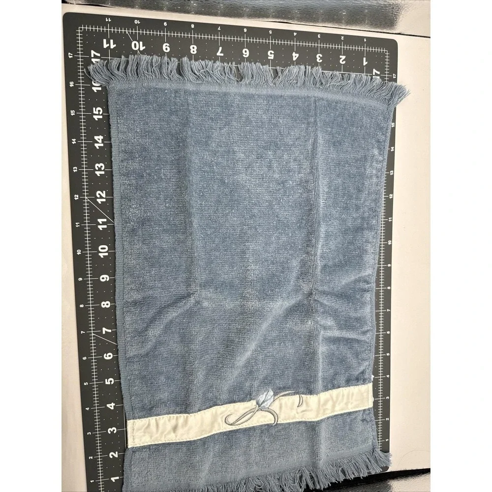 Saturday Knight Ltd‎ Tulip Blue Hand Towels Made in US Grannycore Cottagecore